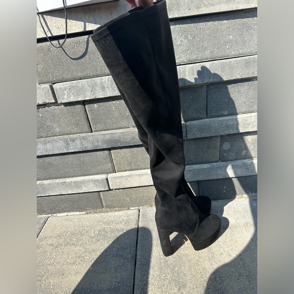 Black suede size 8 knee high boots